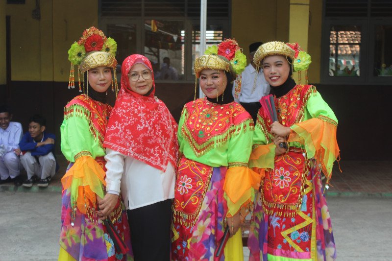 Tari